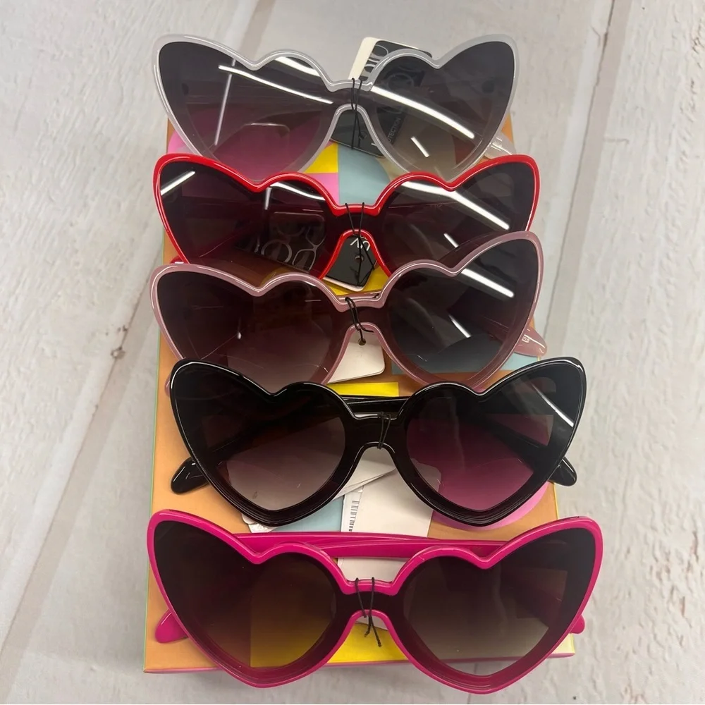 Trendy Heart Shaped Sunglasses – Multiple Colors Available‎ ❤️